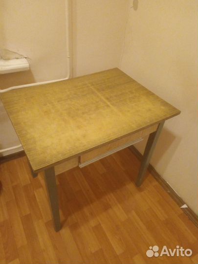 Кухонный стол