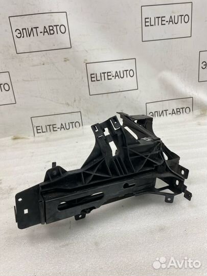 Кронштейн фары правый Bmw 5 F10 2011