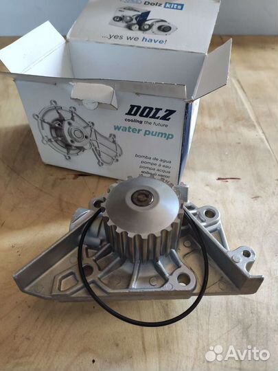 Помпа (водяной насос) Dolz для Citroen C5