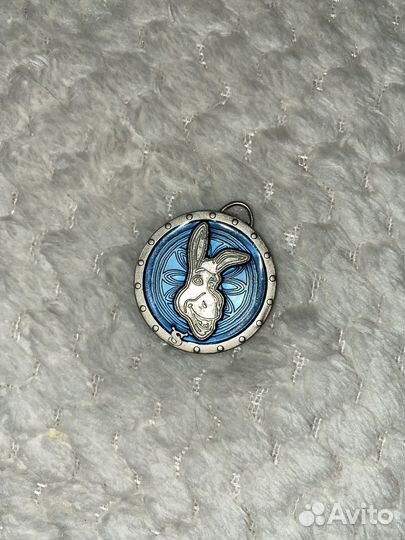 Медальон из серии 