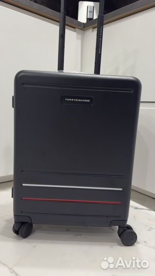 Чемодан tommy hilfiger