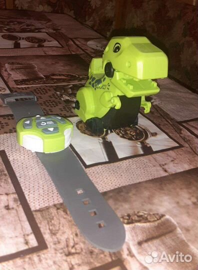 Робот динозавр