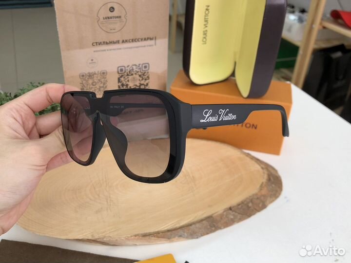 Солнечные очки мужские Louis Vuitton