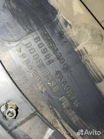 Обшивка двери передняя правая Nissan Almera G15