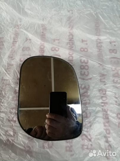 Зеркальный элемент левый RAV4 оригинал