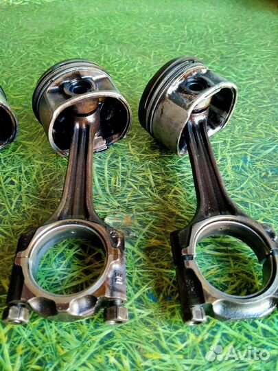 Комплект поршней с шатунами Ауди А4 Б5 1.6л 1998г
