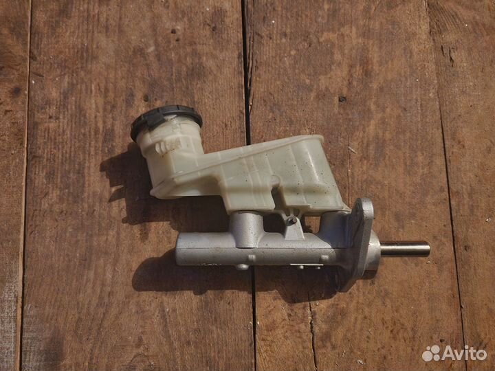 Главный тормозной цилиндр Хонда Аккорд 8