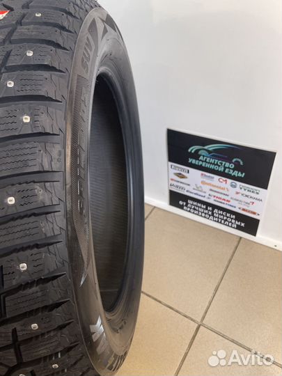 Bridgestone Blizzak Spike-02 SUV 205/70 R15 96T