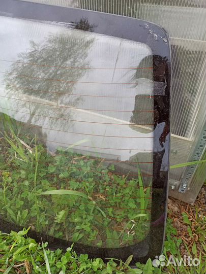 Заднее стекло