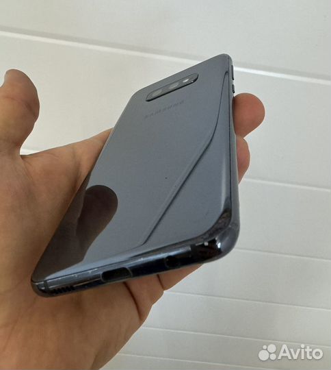 Samsung Galaxy S10e, 6/128 ГБ