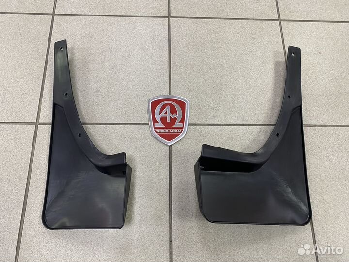 Брызговик задний правый / левый Toyota Rav-4 2006+