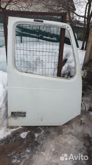 Дверь правая volvo vnl