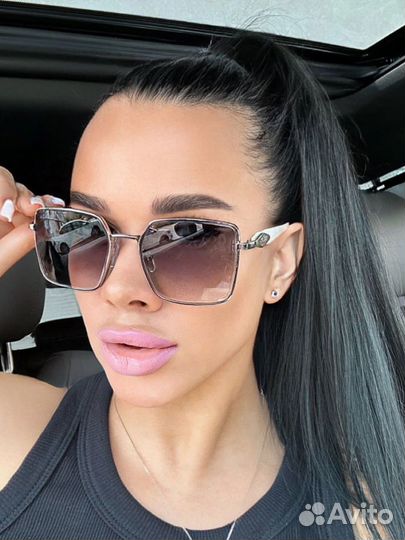 Солнцезащитные очки prada