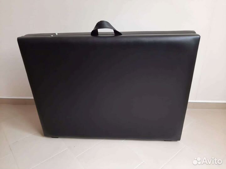 Массажная кушетка с вырезом для лица