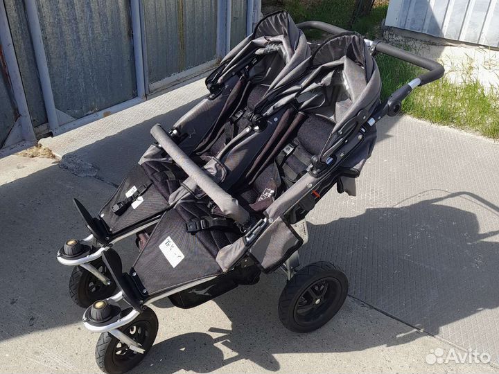 Коляска для двойни