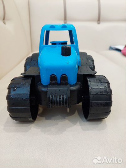 Игрушка трактор