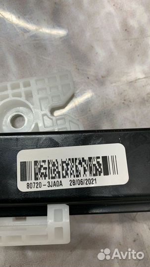 Стеклоподъемник двери передний правый Infiniti