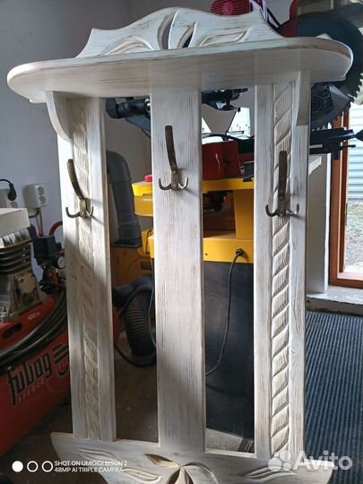 Вешалка в прихожую