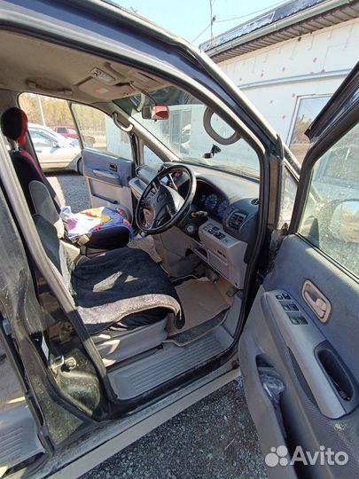 Nissan Serena 2.5 AT, 2000, 300 000 км