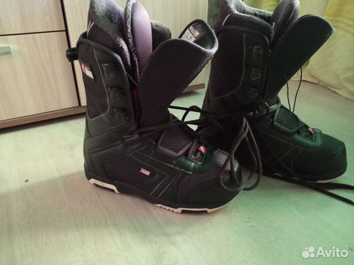 Сноубордические ботинки 39