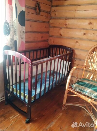 Детская кроватка