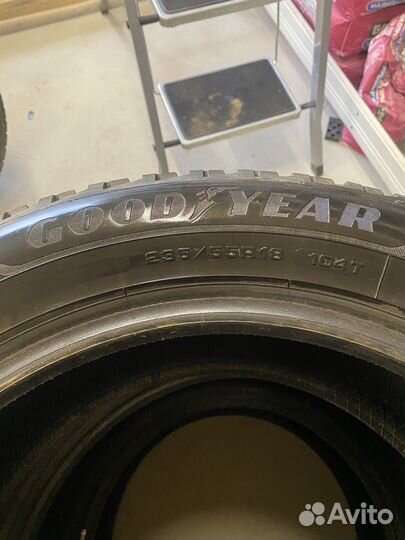 Goodyear Ultra Grip Ice Arctic 2 SUV 235/55 R18