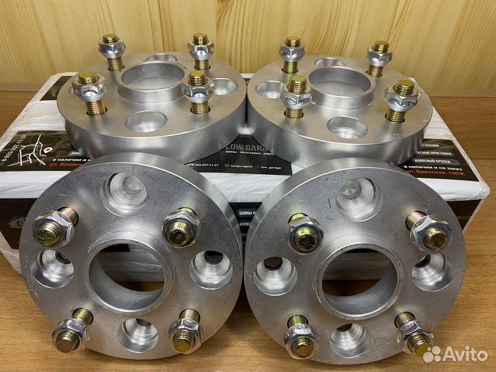 Проставки 4х100 25мм с крепежом. Новые