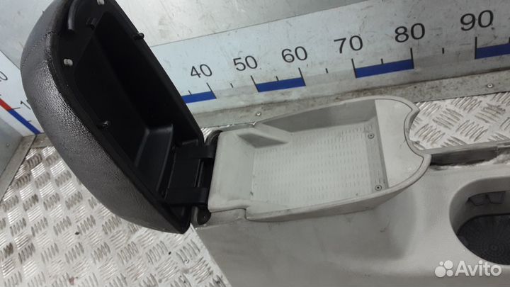 Подлокотник Kia Cerato 2005
