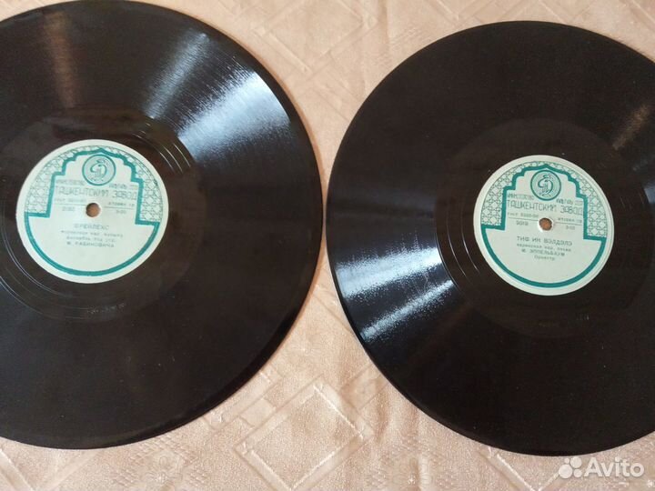 Старые пластинки с еврейской музыкой