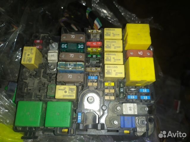 Peugeot 301 блок предохранитель