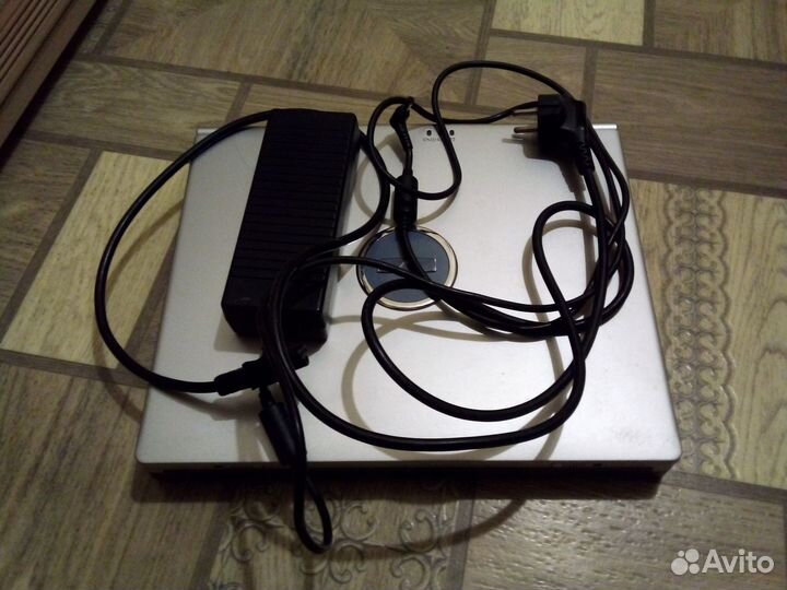 Ноутбук Rover-Book Explorer E570