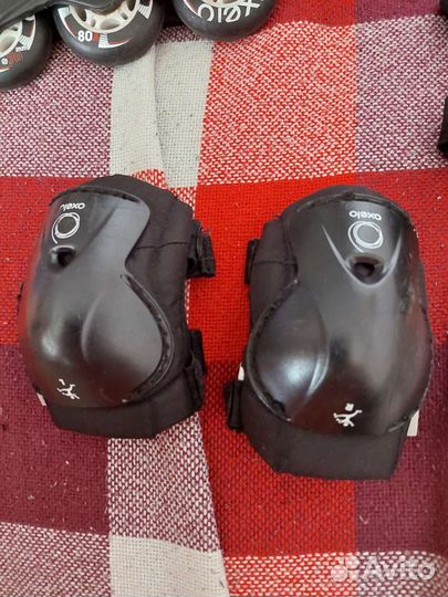 Шлем. Ролики. Налокотники. Наколенники