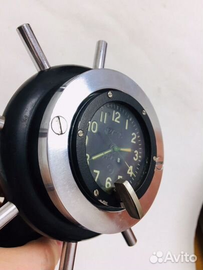 Настольные часы. 127-чс. Бакелит. СССР. Рабочие
