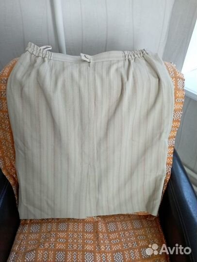 Новая юбка на подкладке со шлицей