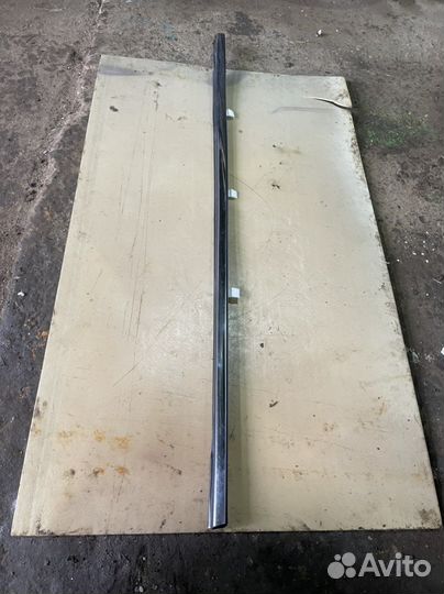 Антара молдинг стекла передний правый бархотка