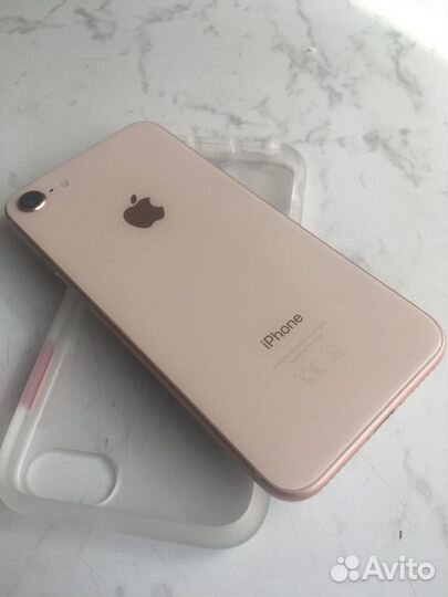 Телефон iPhone 8