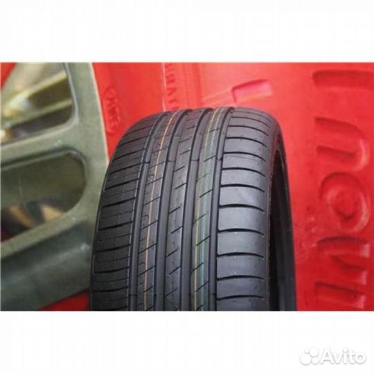 Goodyear UltraGrip Performance+ 235/40 R18