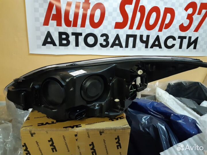 Блок фара правая Ford Focus 3 11-15