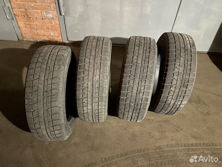 Yokohama Ice Guard IG50 215/65 R16 98Q