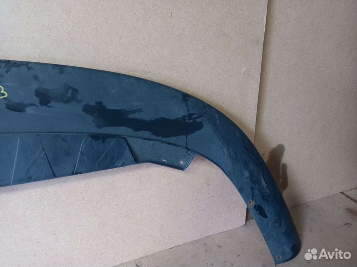 Губа переднего бампера Passat b6