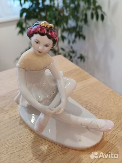 Статуэтка фарфор Юная балерина Дашенька лфз