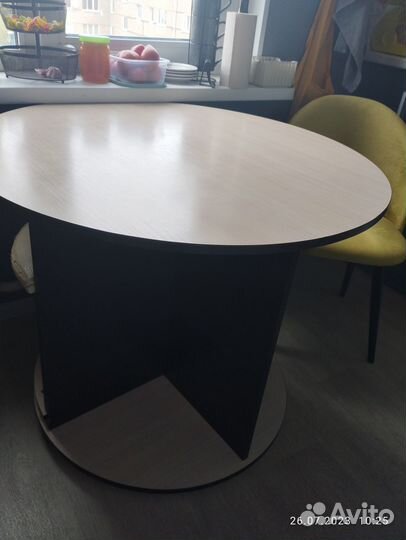 Кухонный стол