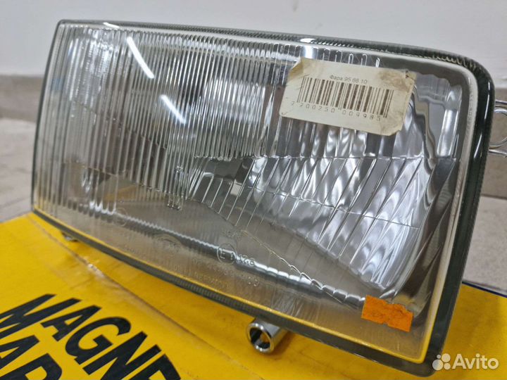 Передняя правая новая Hella фара VW Transporter T4