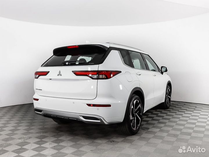 Mitsubishi Outlander 2.5 CVT, 2023, 18 км