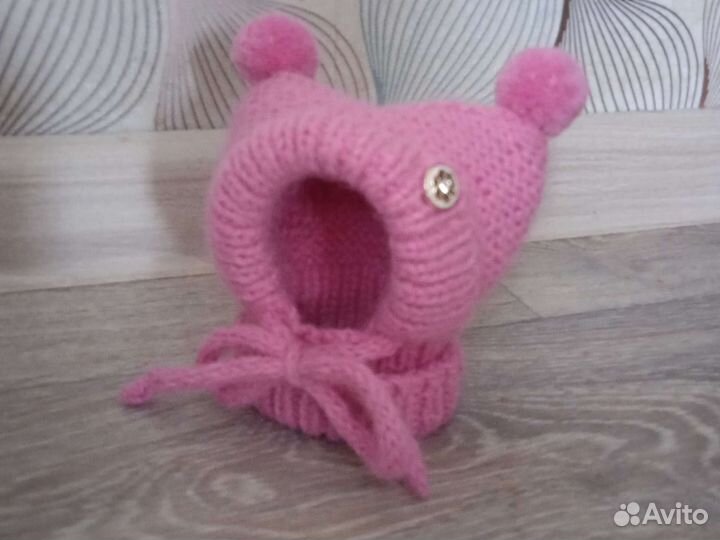 Вязаная одежда и шапочки для собак