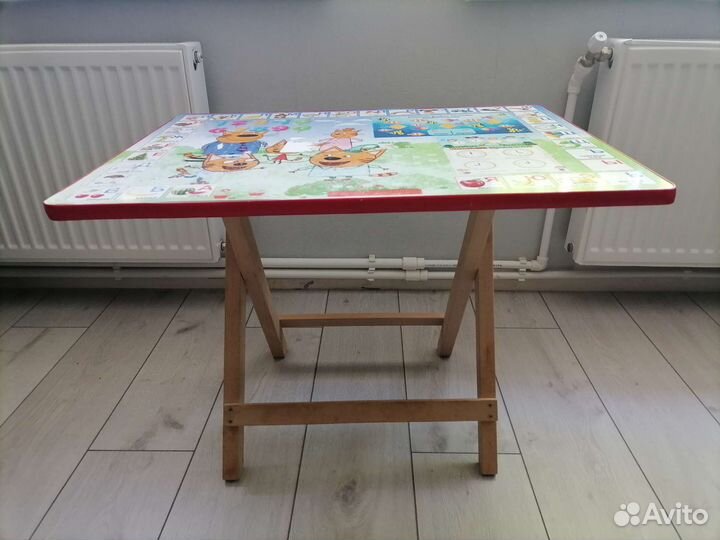 Детский столик