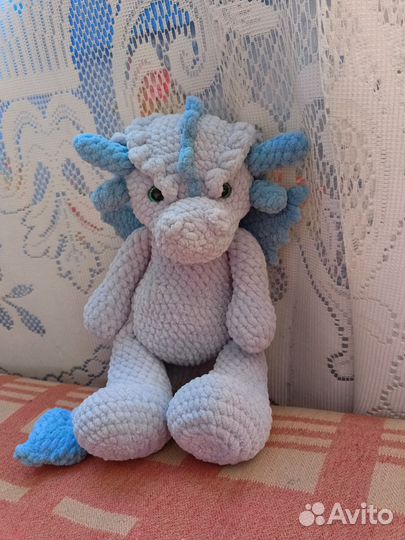 Игрушка ручной работы дракончик