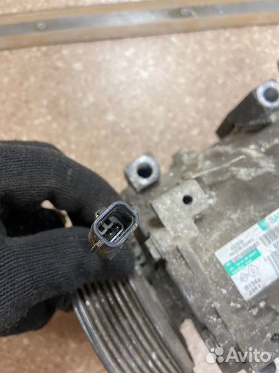 Компрессор кондиционера 2.0 4WD Renault Duster 1