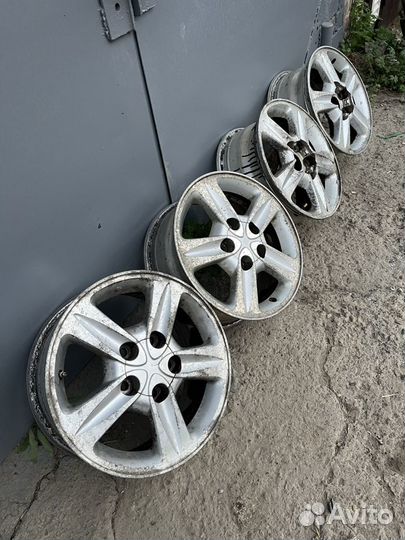 Диски Toyota R15 5x114.3