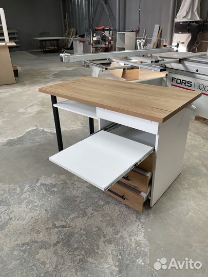 Маникюрный стол, стол для работы, письменный